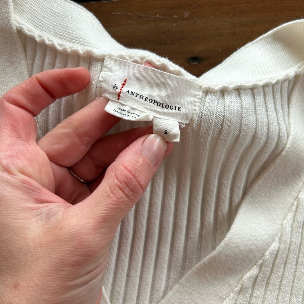 White Lace-Sleeve V-Neck Ribbed Sweater - Picture 7 of 12